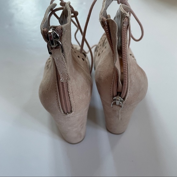 14th & Union Creamy Tan Laser Cutout Lace Up Block Heels Size 11 - Picture 7 of 10